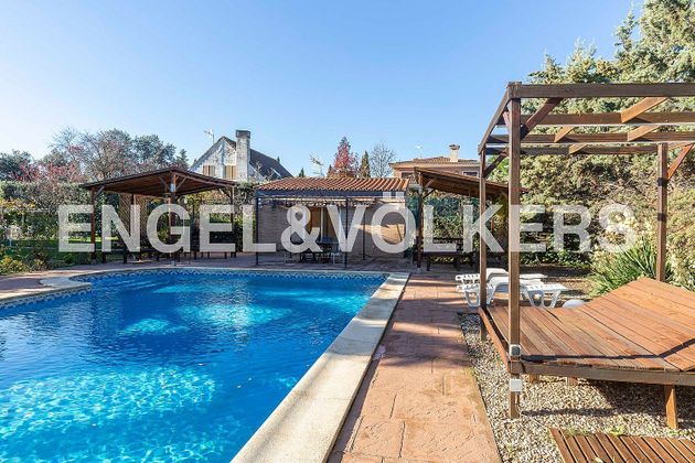 Foto 2 de Xalet en lloguer a Valdecabaña de 6 habitacions amb terrassa i piscina