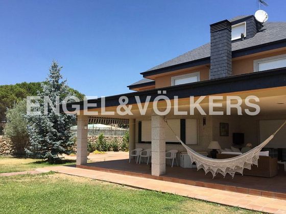 Foto 2 de Chalet en venta en Alpedrete de 6 habitaciones con terraza y piscina