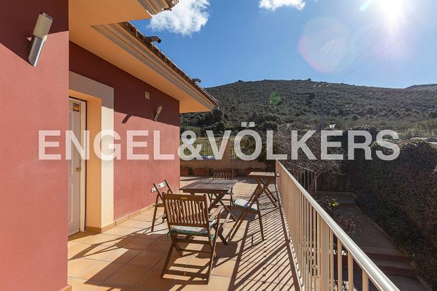 Foto 1 de Chalet en venta en Robledo de Chavela de 6 habitaciones con terraza y piscina