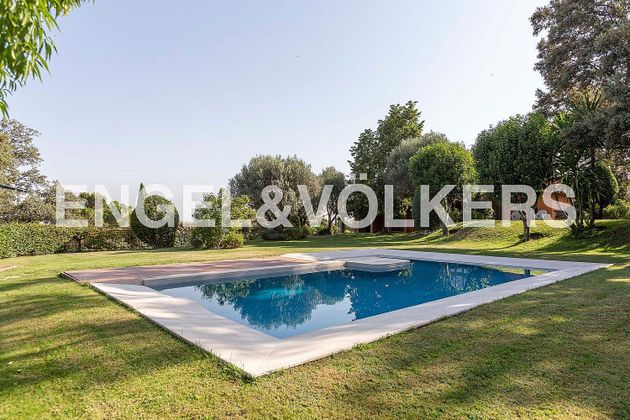 Foto 1 de Chalet en alquiler en La Moraleja distrito de 6 habitaciones con terraza y piscina