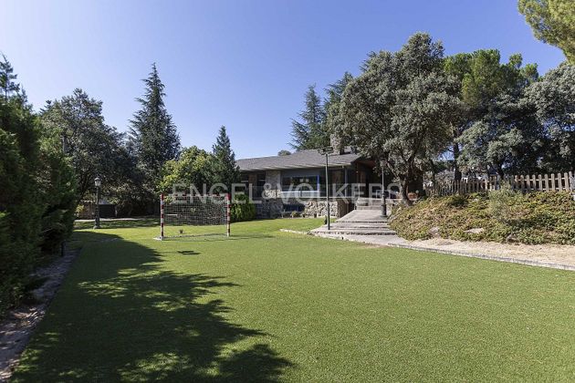 Foto 2 de Chalet en venta en Alpedrete de 3 habitaciones con piscina y jardín