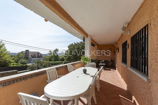 Foto 2 de Venta de chalet en Cerceda de 5 habitaciones con terraza y piscina