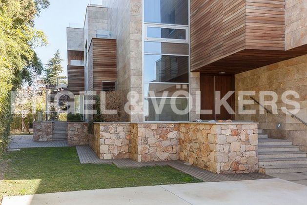 Foto 1 de Venta de chalet en Piovera - Conde Orgaz de 7 habitaciones con terraza y piscina