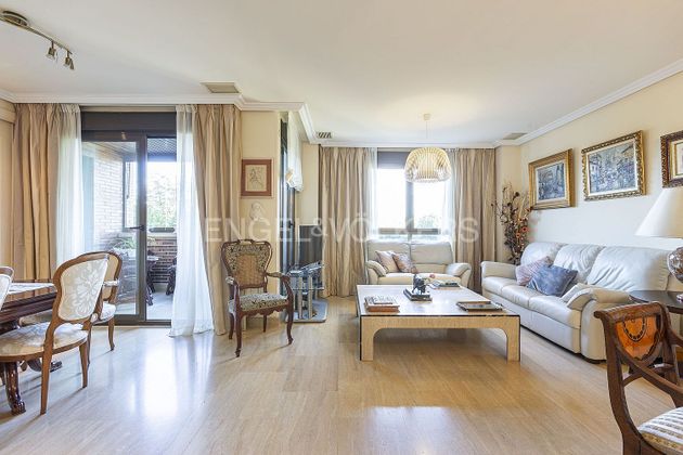 Foto 1 de Dúplex en venda a Zona Monte El Pilar de 4 habitacions amb terrassa i piscina