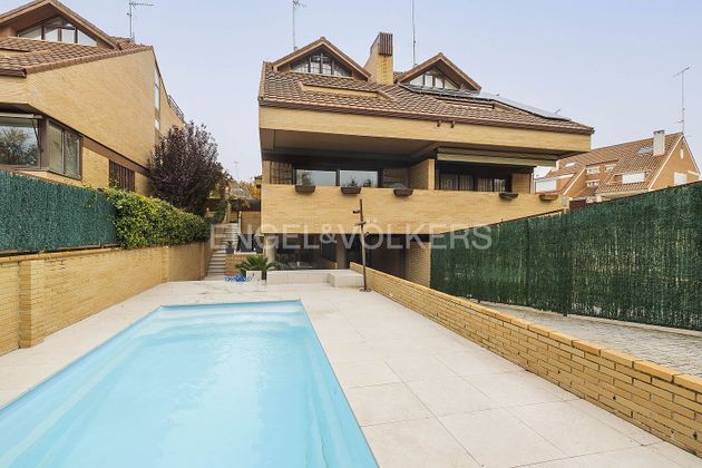 Foto 1 de Casa en lloguer a Centro - Villanueva del Pardillo de 4 habitacions amb terrassa i piscina