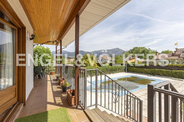 Foto 2 de Chalet en venta en Becerril de la Sierra de 5 habitaciones con terraza y piscina