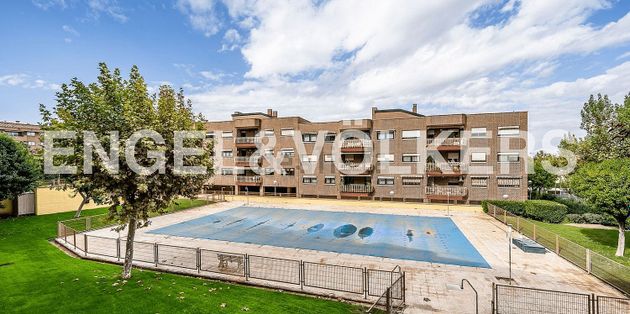 Foto 1 de Pis en venda a Zona Avenida Europa de 4 habitacions amb terrassa i piscina