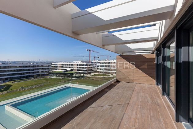 Foto 2 de Àtic en lloguer a La Moraleja distrito de 4 habitacions amb terrassa i piscina