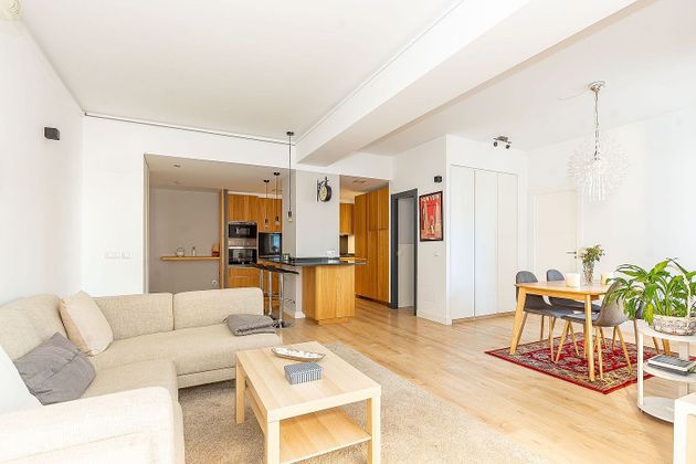 Foto 2 de Alquiler de piso en Arapiles de 1 habitación con terraza y muebles