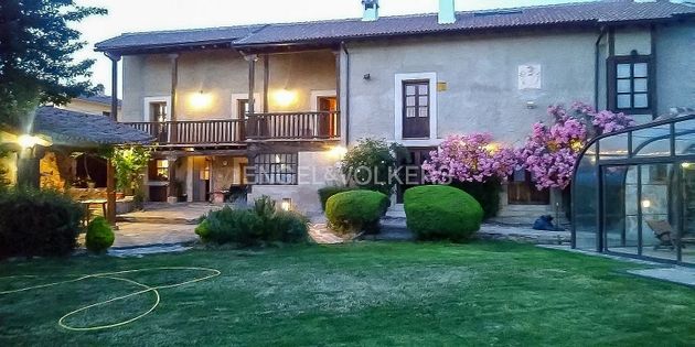 Foto 1 de Casa en venta en Horcajo de la Sierra de 7 habitaciones con piscina y jardín