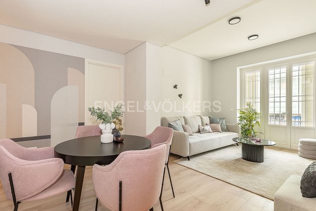 Foto 1 de Piso en alquiler en Nuevos Ministerios - Ríos Rosas de 2 habitaciones con piscina y muebles