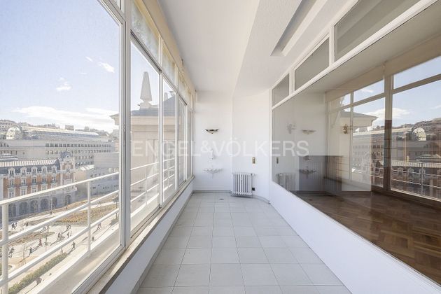 Foto 1 de Alquiler de piso en Argüelles de 5 habitaciones con terraza y aire acondicionado