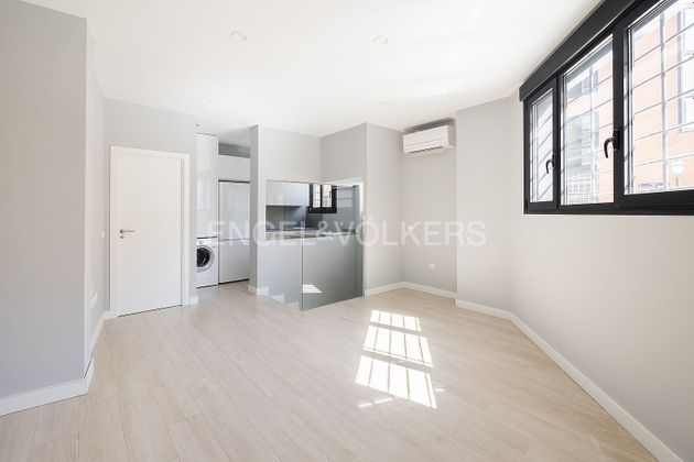 Foto 1 de Alquiler de piso en Palos de Moguer de 2 habitaciones con aire acondicionado y ascensor