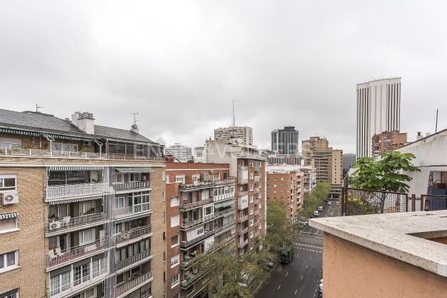 Foto 2 de Àtic en venda a Cuatro Caminos de 1 habitació amb terrassa i garatge