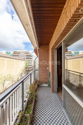 Foto 2 de Venta de piso en Almagro de 3 habitaciones con terraza y garaje