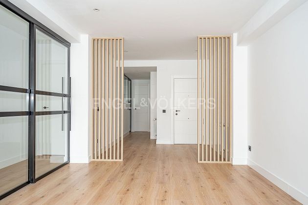 Foto 1 de Piso en venta en Niño Jesús de 3 habitaciones con garaje y aire acondicionado