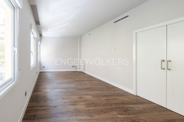 Foto 2 de Piso en alquiler en Castellana de 3 habitaciones con aire acondicionado y calefacción