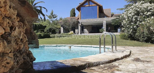 Foto 1 de Xalet en lloguer a Berrocales de Jarama de 6 habitacions amb terrassa i piscina