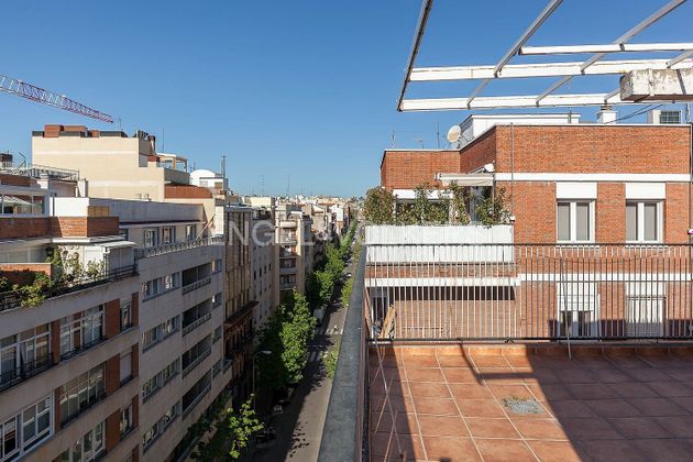 Foto 1 de Àtic en venda a Nuevos Ministerios - Ríos Rosas de 3 habitacions amb terrassa i aire acondicionat