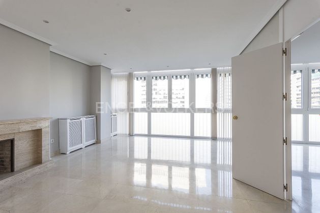 Foto 2 de Piso en alquiler en Nueva España de 5 habitaciones con aire acondicionado y calefacción