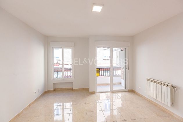 Foto 1 de Alquiler de piso en Embajadores - Lavapiés de 1 habitación con terraza y garaje