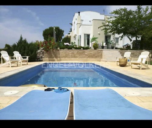 Foto 1 de Casa en venda a Cerro de Alarcón - Puente La Sierra - Mirador del Romero de 4 habitacions amb terrassa i piscina