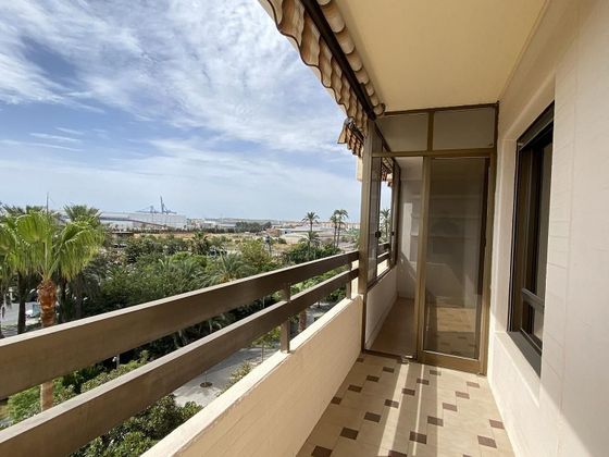 Foto 1 de Pis en venda a Ensanche - Diputación de 4 habitacions amb terrassa i garatge