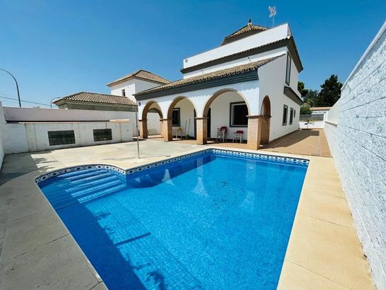 Foto 1 de Xalet en venda a Aznalcázar de 4 habitacions amb terrassa i piscina