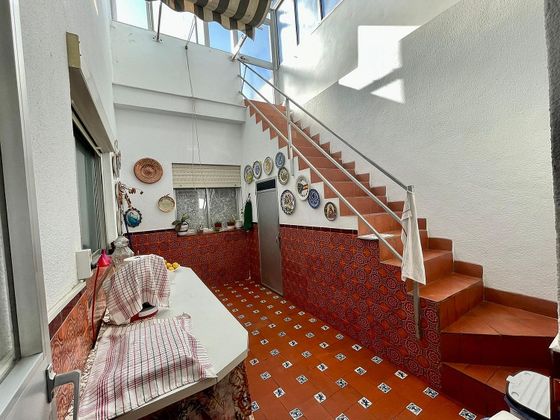 Foto 1 de Casa adossada en venda a Coria del Río de 4 habitacions amb garatge i balcó
