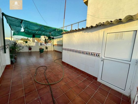 Foto 1 de Venta de casa adosada en Coria del Río de 3 habitaciones con terraza y balcón