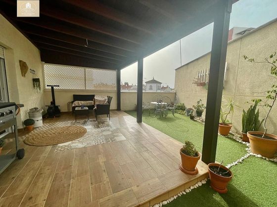 Foto 2 de Dúplex en venta en Gines de 3 habitaciones con garaje y aire acondicionado
