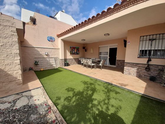 Foto 1 de Venta de casa en Benacazón de 4 habitaciones con terraza y aire acondicionado