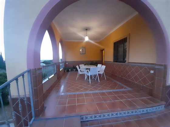 Foto 2 de Xalet en venda a Sanlúcar la Mayor de 4 habitacions amb terrassa i jardí