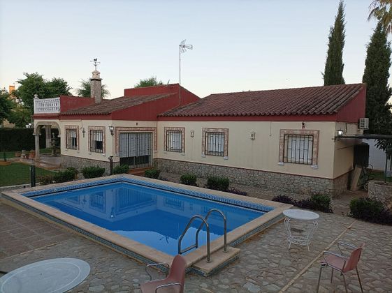 Foto 1 de Venta de chalet en Oromana de 3 habitaciones con terraza y piscina