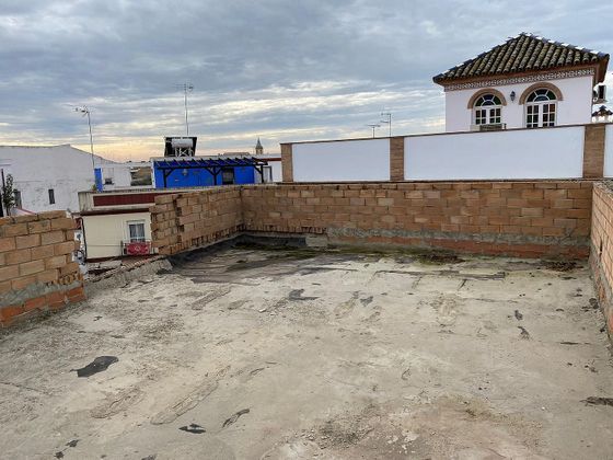 Foto 1 de Casa en venda a Sanlúcar la Mayor de 2 habitacions amb terrassa i garatge