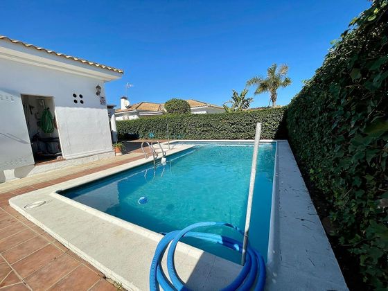 Foto 2 de Xalet en venda a Almensilla de 4 habitacions amb piscina i garatge