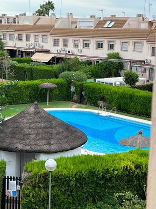 Foto 1 de Venta de casa en La Motilla de 5 habitaciones con terraza y piscina