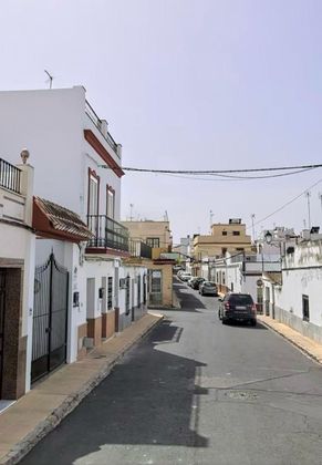 Foto 1 de Casa en venta en Puebla del Río (La) de 4 habitaciones con terraza y aire acondicionado