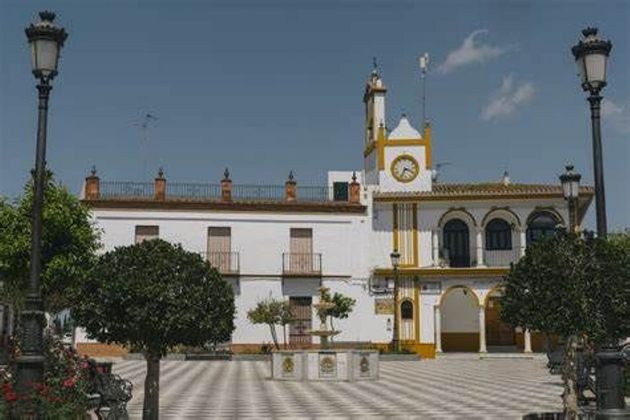 Foto 1 de Casa en venda a Aznalcázar de 3 habitacions amb terrassa i piscina