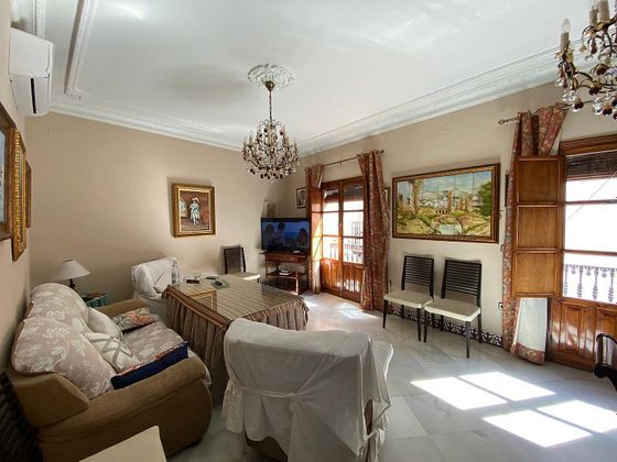 Foto 1 de Casa en venda a Sanlúcar la Mayor de 4 habitacions amb terrassa i balcó
