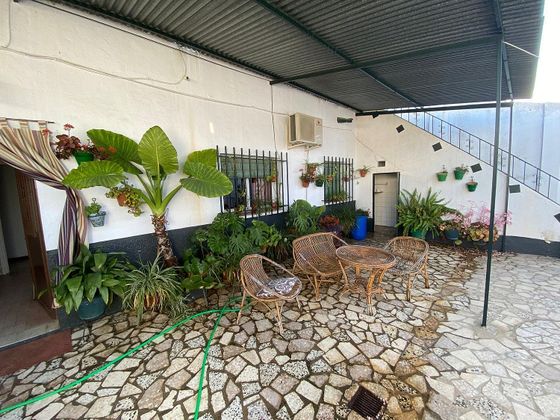 Foto 1 de Casa en venta en Valencina de la Concepción de 4 habitaciones con terraza y garaje
