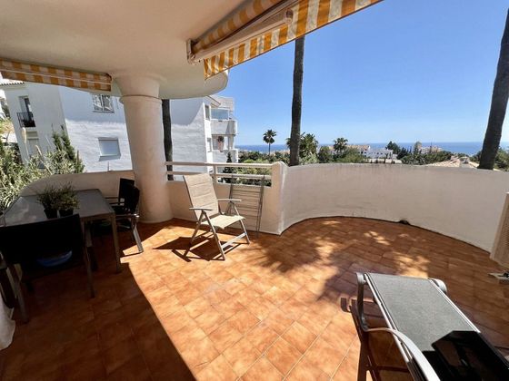 Foto 1 de Venta de piso en Calahonda de 2 habitaciones con terraza y piscina