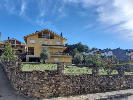 Foto 1 de Xalet en venda a Vega de Espinareda de 5 habitacions amb terrassa i piscina