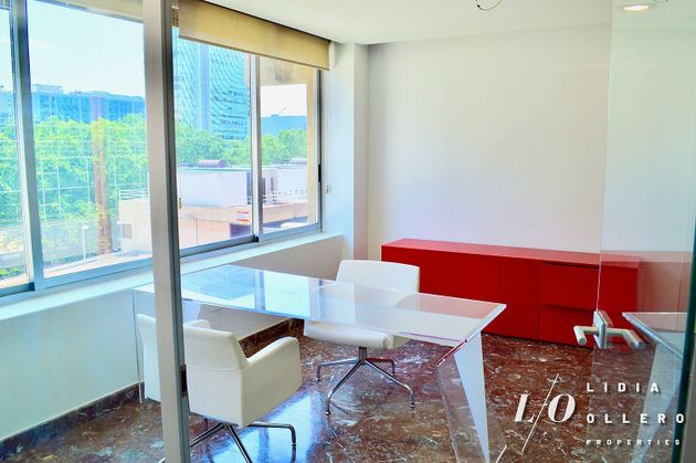 Foto 2 de Oficina en venta en Cuatro Caminos con terraza y aire acondicionado