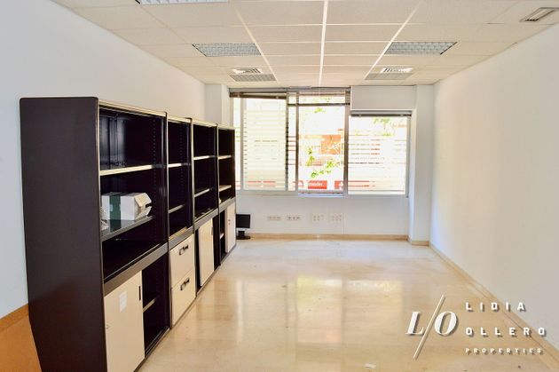 Foto 2 de Oficina en venda a Cuatro Caminos amb terrassa i ascensor