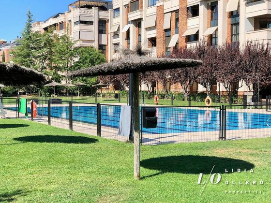 Foto 1 de Dúplex en lloguer a Zona Monte El Pilar de 4 habitacions amb terrassa i piscina