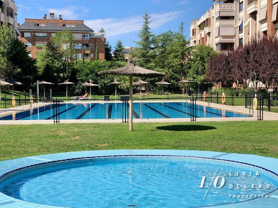 Foto 2 de Dúplex en lloguer a Zona Monte El Pilar de 4 habitacions amb terrassa i piscina
