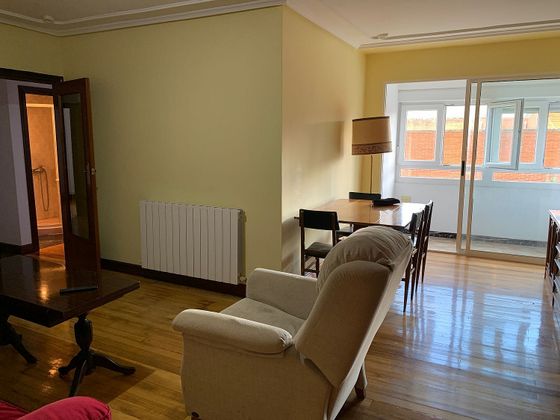 Foto 1 de Pis en venda a Txurdinaga de 4 habitacions amb balcó i calefacció