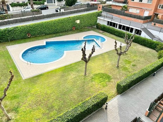Foto 1 de Piso en alquiler en Can Girona - Terramar - Can Pei - Vinyet de 4 habitaciones con terraza y piscina