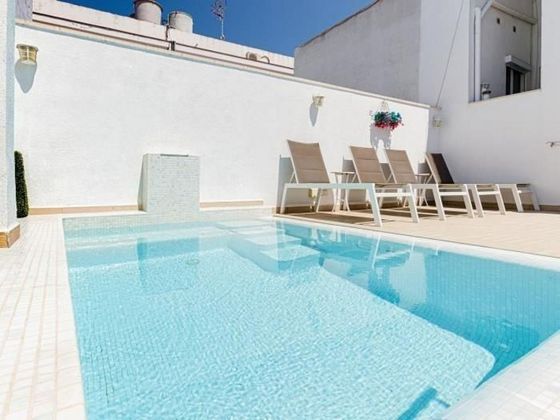 Foto 1 de Casa en alquiler en Els Molins - La Devesa - El Poble-sec de 5 habitaciones con terraza y piscina